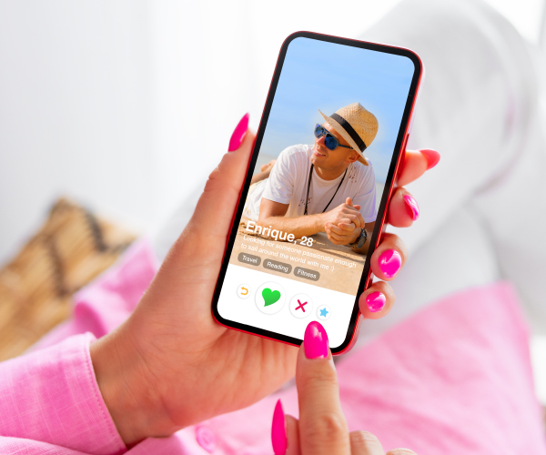 Woman-seeking-love-at-50-on-a dating-app