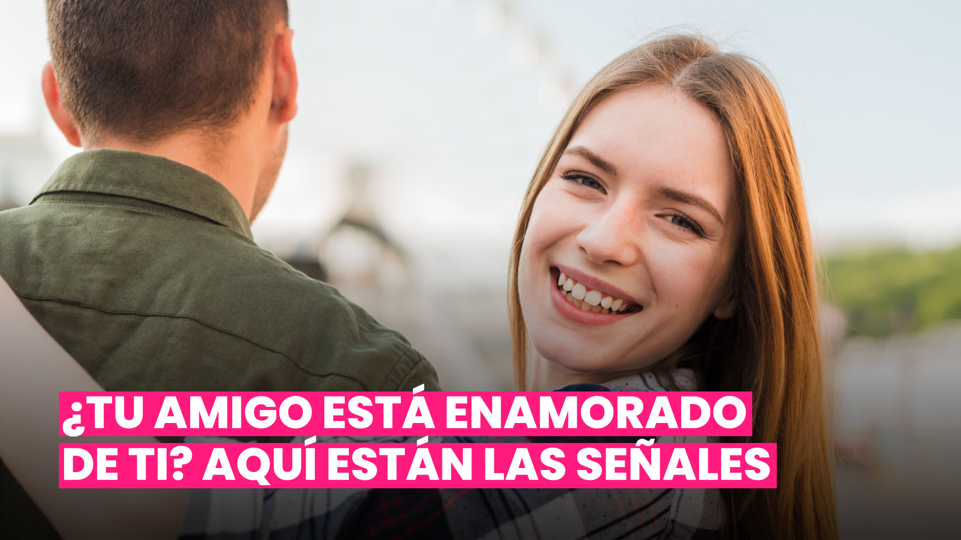 una-mujer-feliz-de-conocer-las-senales